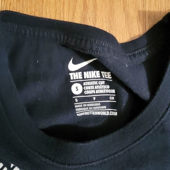 Nike Air Max Vapormax Men's Black White T Shirt Size Small S Velour Just Do It - Picture 4 of 5